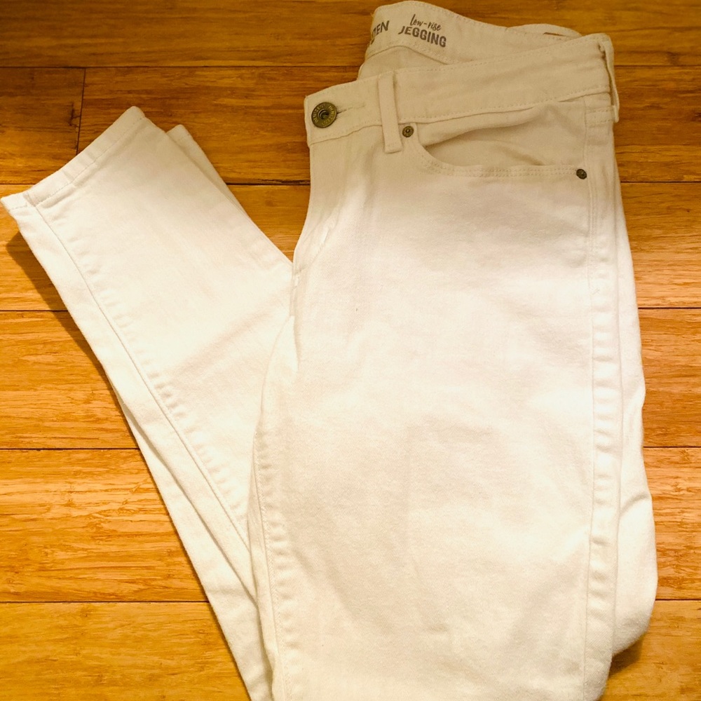 Denizen Low Rise White Jeans